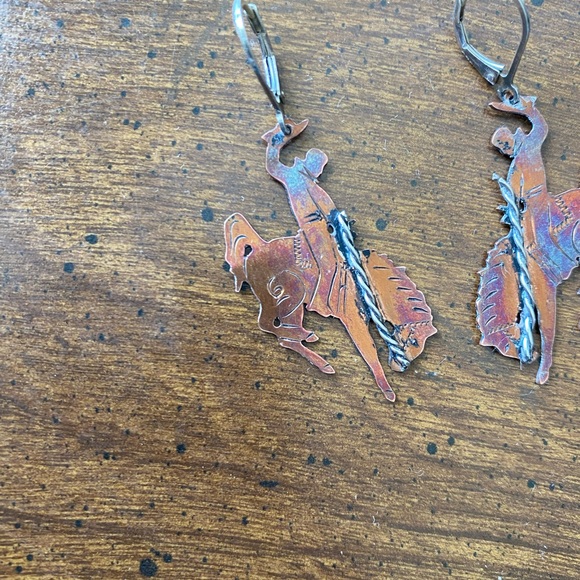 Melinda Horn bucking horse cooper earrings - Picture 4 of 5